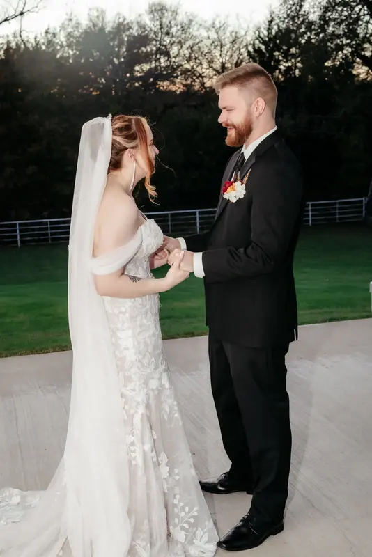Ceremony at a glass-walled venue, photo 33