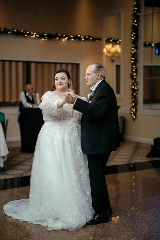 Winter ballroom wedding, photo 4