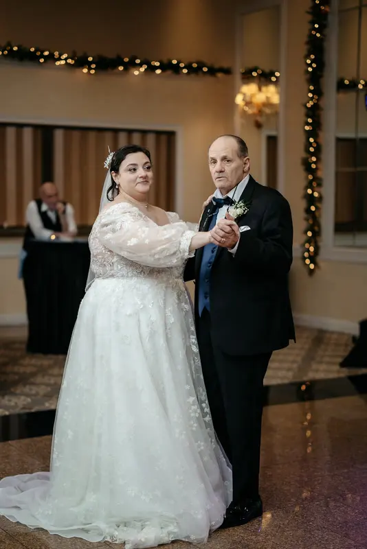 Winter ballroom wedding, photo 6