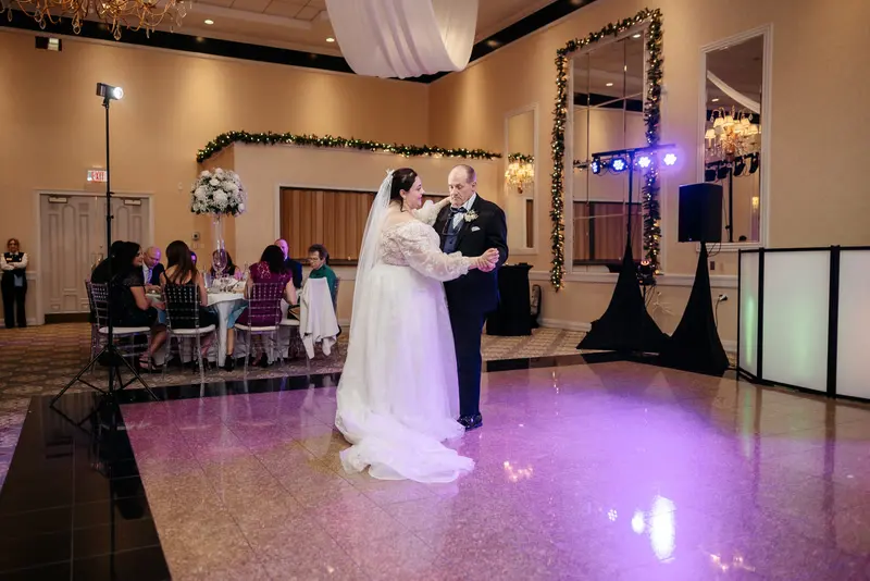 Winter ballroom wedding, photo 12