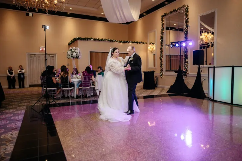Winter ballroom wedding, photo 19