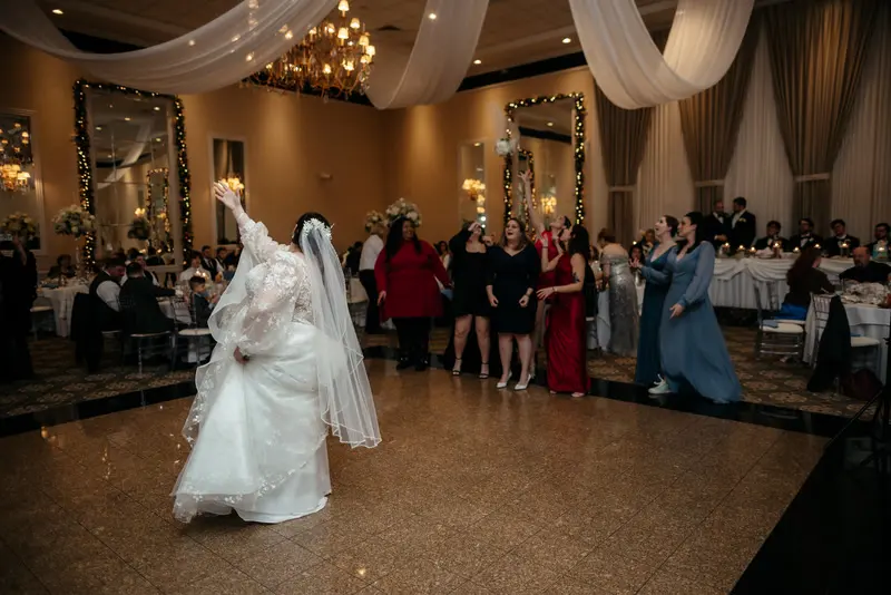 Winter ballroom wedding, photo 20