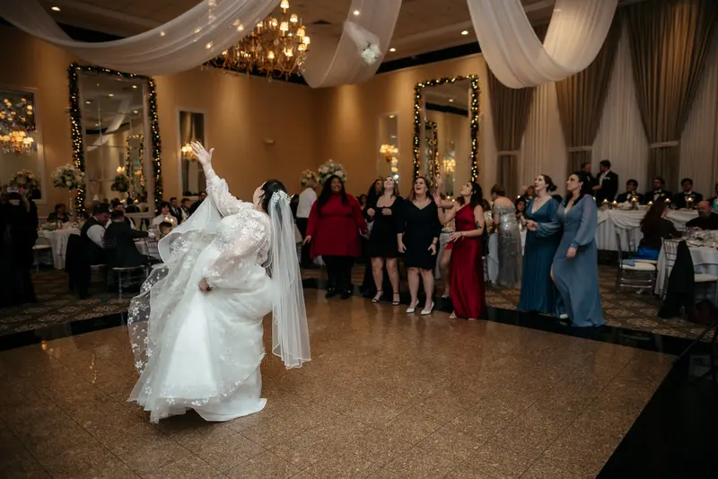 Winter ballroom wedding, photo 22