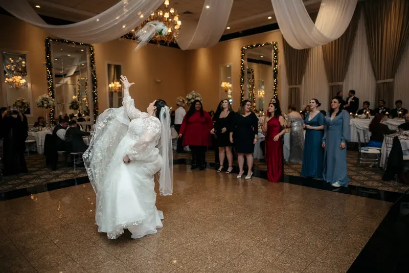 Winter ballroom wedding, photo 28