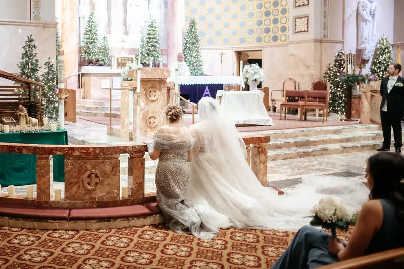 Winter ballroom wedding, photo 32