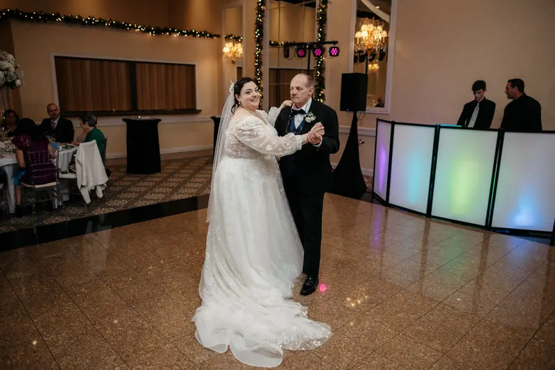 Winter ballroom wedding, photo 40