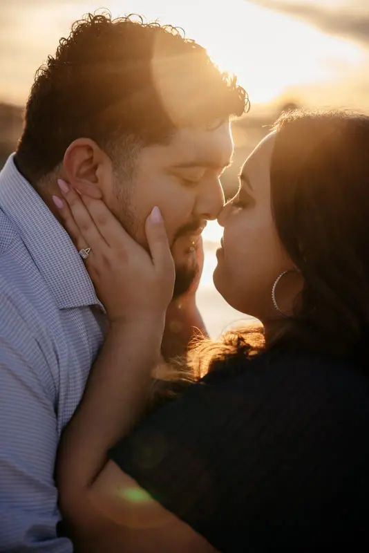 Autumn engagement session at golden hour, photo 4