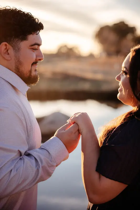 Autumn engagement session at golden hour, photo 16