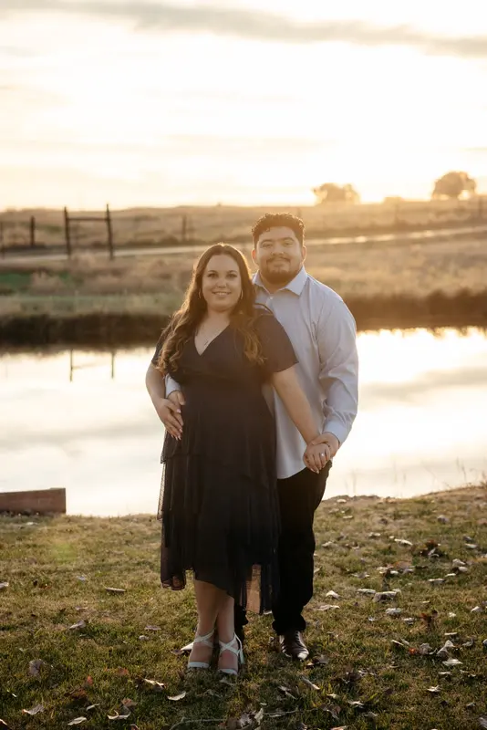 Autumn engagement session at golden hour, photo 17