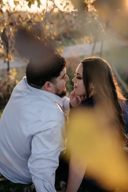 Autumn engagement session at golden hour, photo 26