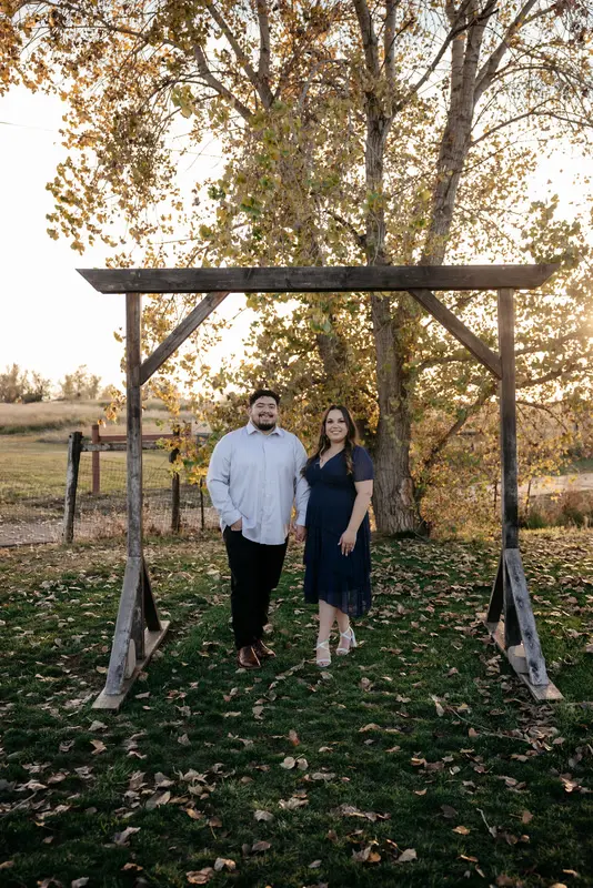 Autumn engagement session at golden hour, photo 33