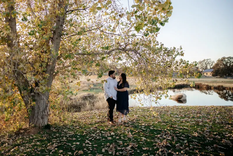 Autumn engagement session at golden hour, photo 35