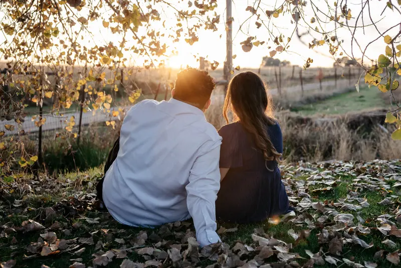 Autumn engagement session at golden hour, photo 38