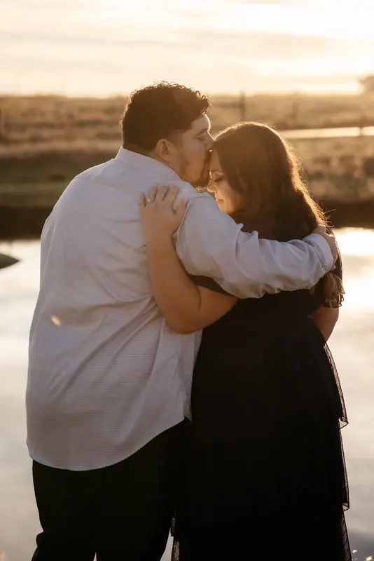Autumn engagement session at golden hour, photo 39
