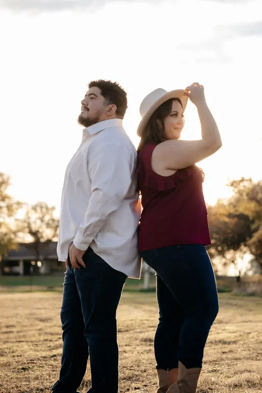 Autumn engagement session at golden hour, photo 46