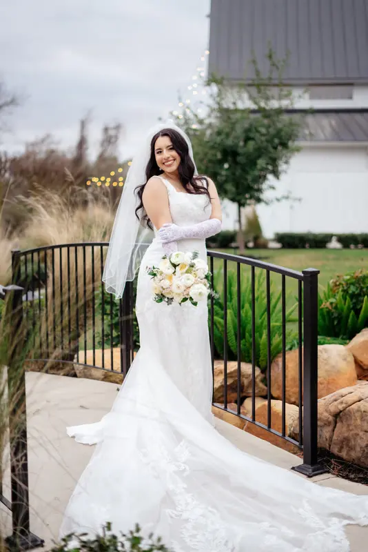 White barn autumn wedding, photo 2