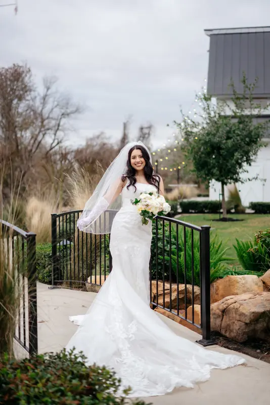 White barn autumn wedding, photo 3