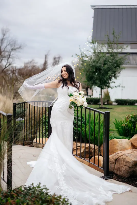 White barn autumn wedding, photo 39