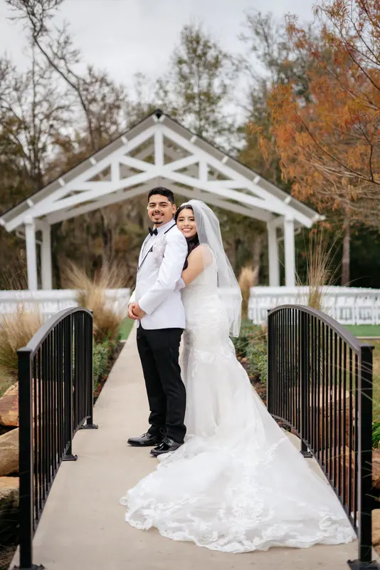 White barn autumn wedding, photo 46